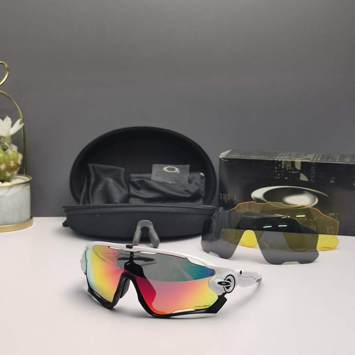 Picture of Oakley Sunglasses _SKUfw66124587fw